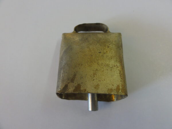 Campano sardo in ottone quadro 3